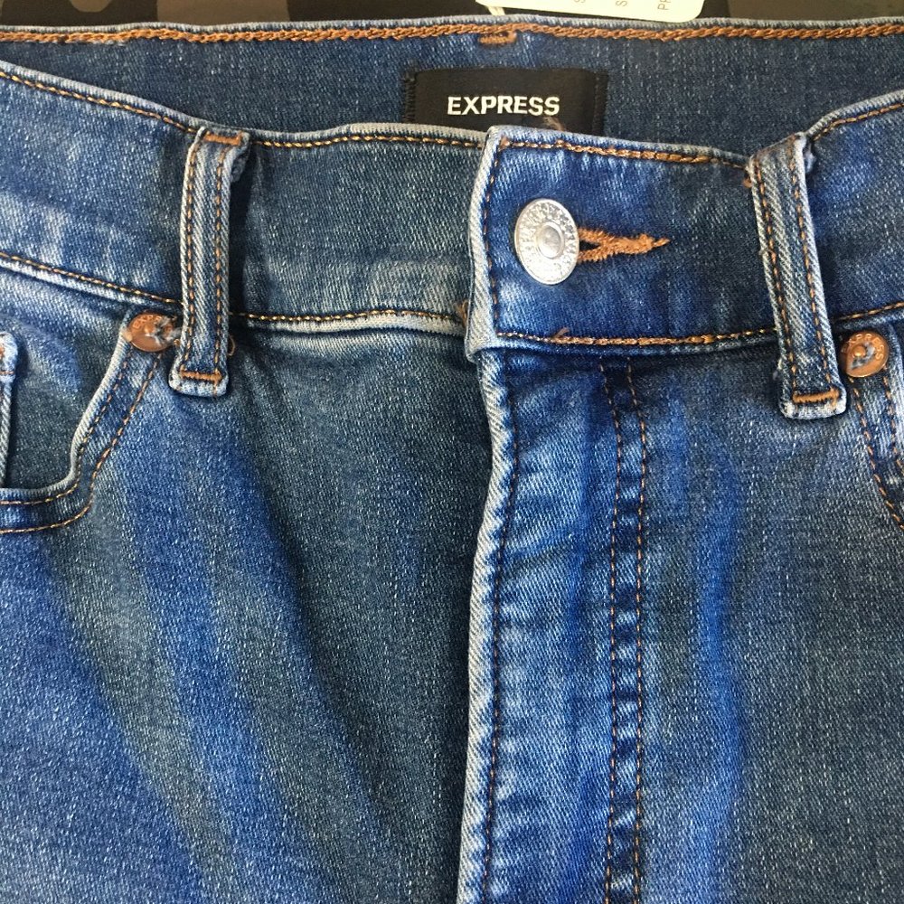 EXPRESS - Picture 3 of 7